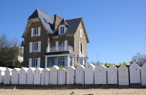 Saint-Briac-sur-Mer House | House feet in the water