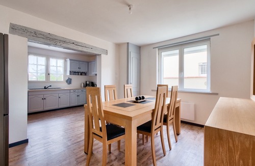 Avrille House | House for 10 with a pool