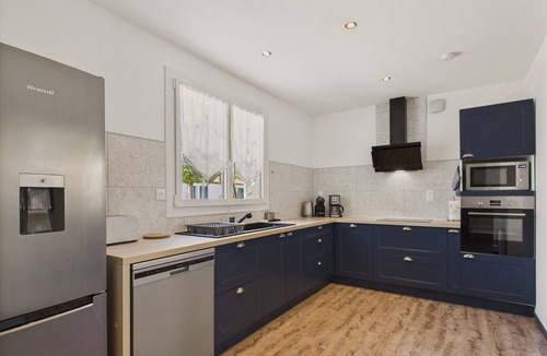 Avrille House | House for 10 with a pool