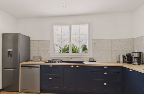 Avrille House | House for 10 with a pool