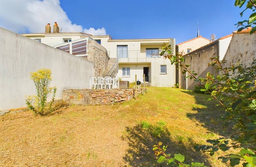 Brem Sur Mer Ski Chalet | House for 12 - 5min from Dunes beach
