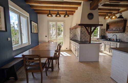 Bernieres-sur-Mer House | House for 12 to 18 people close to the sea