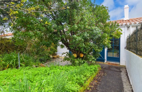 L'Epine House | House for 2 adults - 4 children - 600m beach