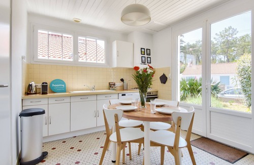 La Barre-de-Monts Ski Chalet | House for 5 between beach and forest