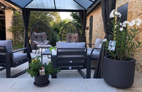 Plazac House | House for 5 – Large Garden & Terrace – Jacuzzi