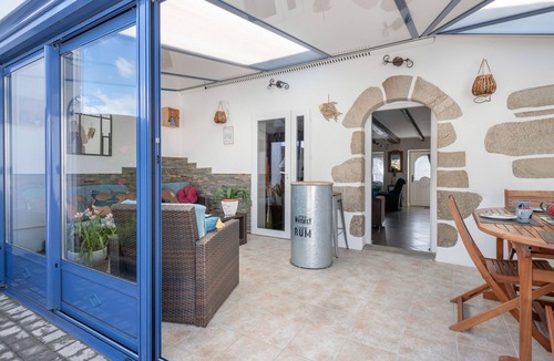 Guerande House | House for 5 with terrace, garden & veranda