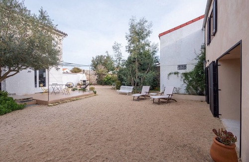 Jard-sur-Mer House | House for 6 - Garden - 950m from beach