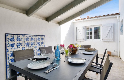Barbatre Ski Chalet | House for 7 people 900m from the beach