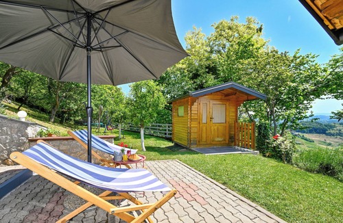 Radoboj House | House for couples and families with jacuzzi, sauna, barbecue, and nature views
