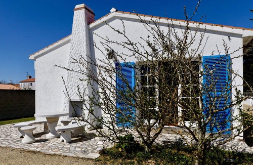 Noirmoutier-en-l'Ile House | House for 4 - Garden - 400m from Lutins beach