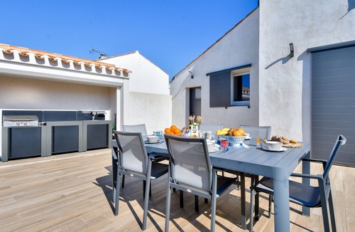 Noirmoutier-en-l'Ile Ski Chalet | House for 6 - Terrace - 300 m from the port
