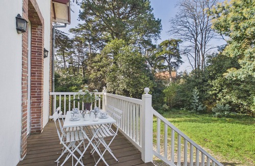 Noirmoutier-en-l'Ile House | House for 10 with garden, 300 m from the beach