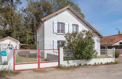 Saint-Brevin-les-Pins House | House for 11 people, seaside and close to town
