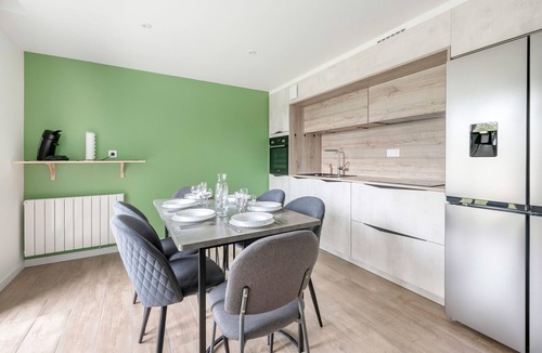 Saint-Brevin-les-Pins Ski Chalet | House for 6, 950m from the seafront in St Brevin