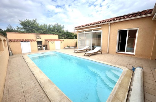 Villeneuve-de-la-Raho Villa | House for 8 with swimming pool