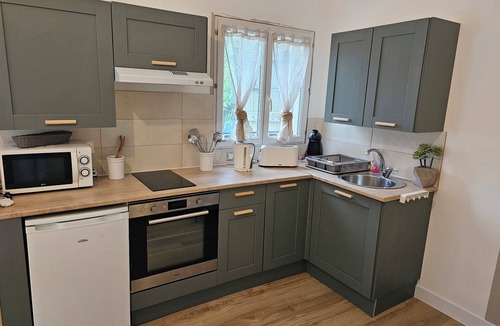 Caumont-sur-Durance House | house for rent.