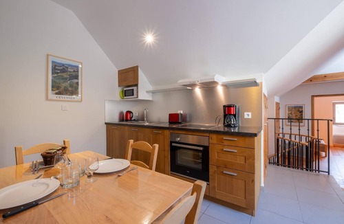 Bagnols-les-Bains House | House