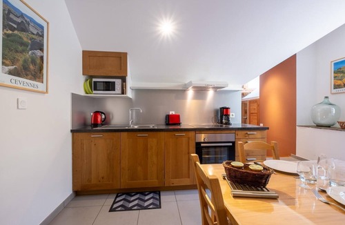 Bagnols-les-Bains House | House
