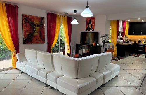 Bonrepos-sur-Aussonnelle House | House near Airbus