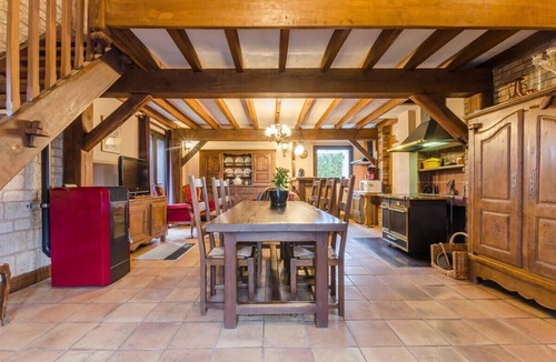 La Ville-aux-Bois House | House