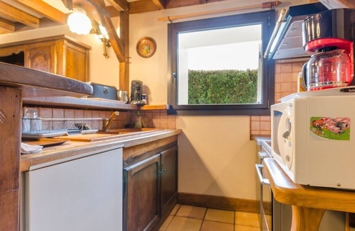 La Ville-aux-Bois House | House