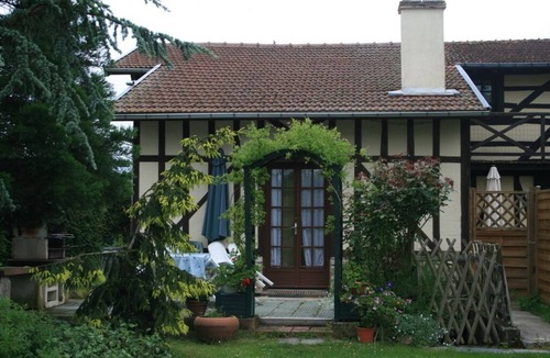 La Ville-aux-Bois House | House