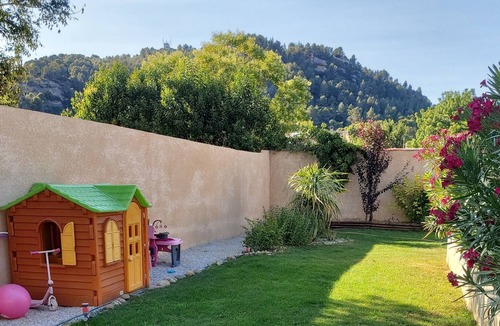 Lamanon House | House