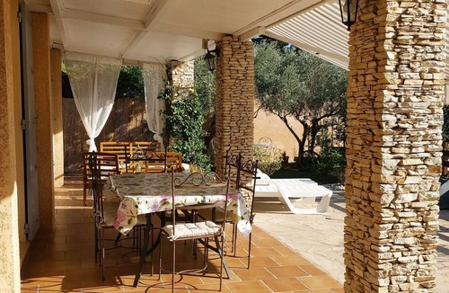 Lamanon House | House