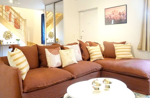 Dampmart House | House