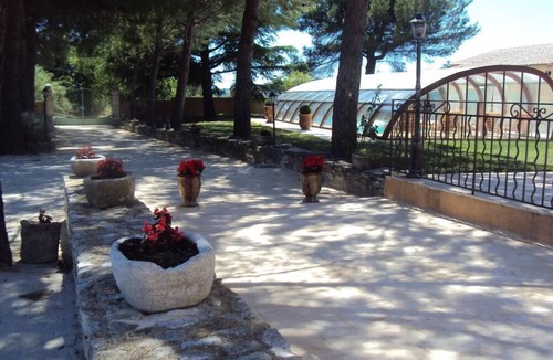 Montaren-et-Saint-Mediers Villa | House/Villa - Uzes