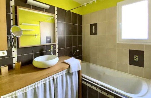 Moulezan Villa | House