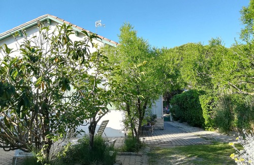 Port-Saint-Louis-du-Rhone Villa | House with garden
