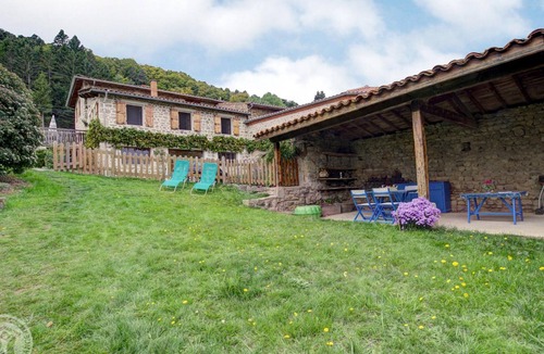 Saint-Bonnet-le-Courreau Cottage | House with 4 bedrooms and fireplace in Saint-Bonnet-le-Courreau