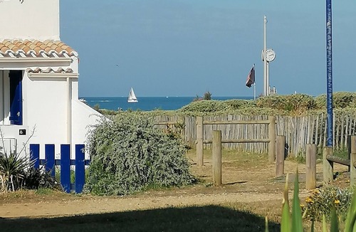 Saint-Gilles-Croix-de-Vie House | House with direct access to the beach, quiet with enclosed garden.
