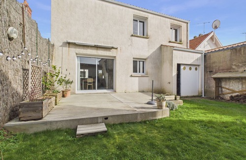 Saint-Gilles-Croix-de-Vie House | House for 8 with garden, Saint-Gilles town centre