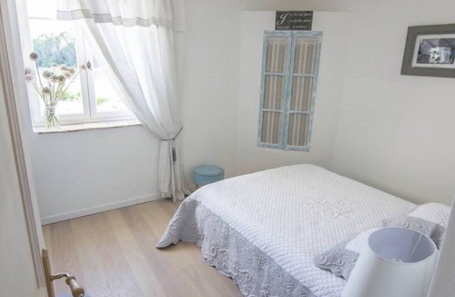 Saint-Hippolyte-de-Caton Other | House with garden