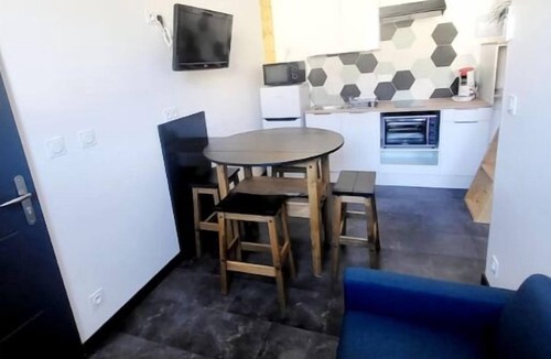 Saint-Leger-sous-Brienne House | House sleeps 4