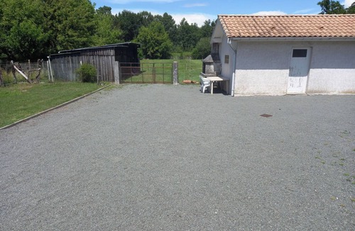 Saint-Vivien-de-Medoc House | House