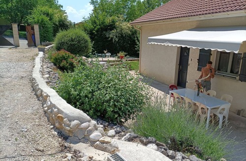 Sainte-Eulalie-en-Royans House | House in the Walnuts