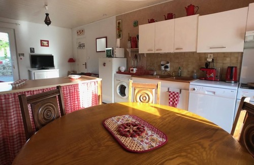 Saint-Laurent-de-Terregatte Apartment | House of Poppies