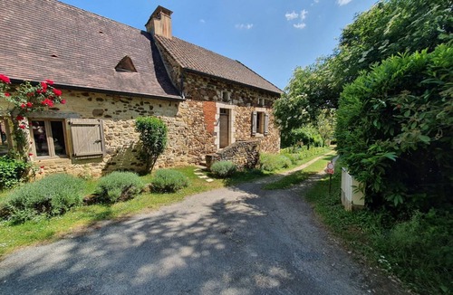 Saint-Martial-de-Nabirat House | House