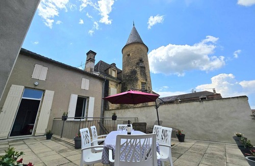 Villefranche-du-Perigord Apartment | House with rooftop terrace in the heart of Périgord