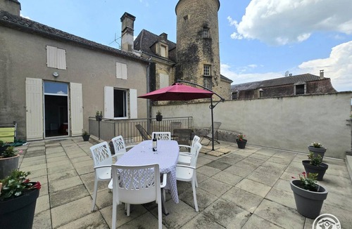 Villefranche-du-Perigord Apartment | House with rooftop terrace in the heart of Périgord