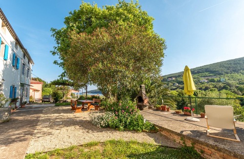 Sveta Marina House | House Gaia – For Up to 5 Guests, Just a Few Steps from the Beach by 22Estates