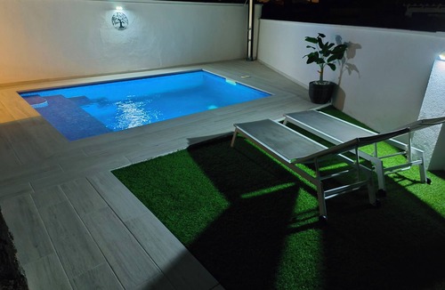 L'Escala House | HOUSE GARDEN AND PRIVATE POOL. BOAT RENTAL OPTION