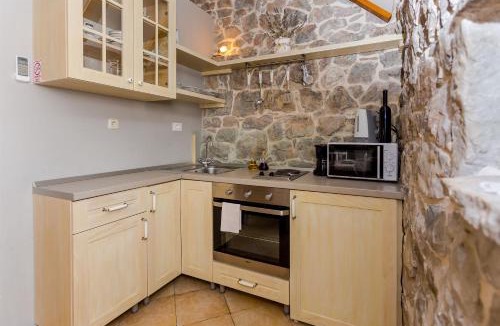 Gata House | House Gordana