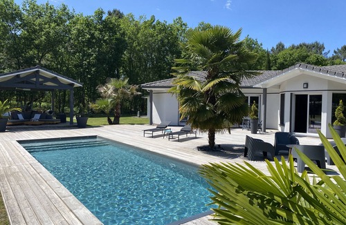 Le Temple Villa | House heated pool near beaches