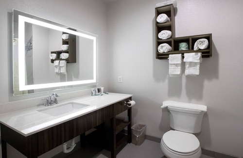 George Bush Park/Eldridge Hotel | House Hotel
