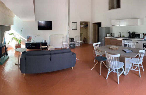Vaudelnay House | House in a former wine storehouse