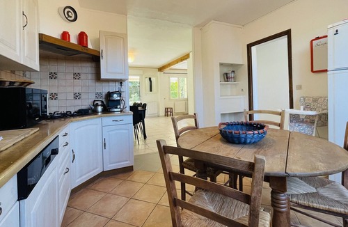 Lussault-sur-Loire House | House in a green setting with swimming pool